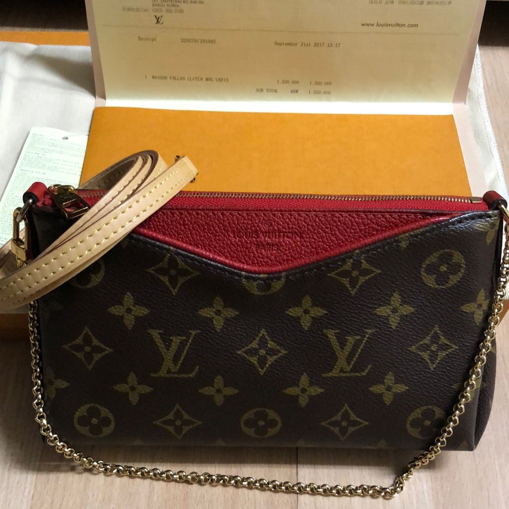 W/receipt 🌺🌺 DISCONTINUED 🌺🌺  Louis Vuitton Pallas Crossbody